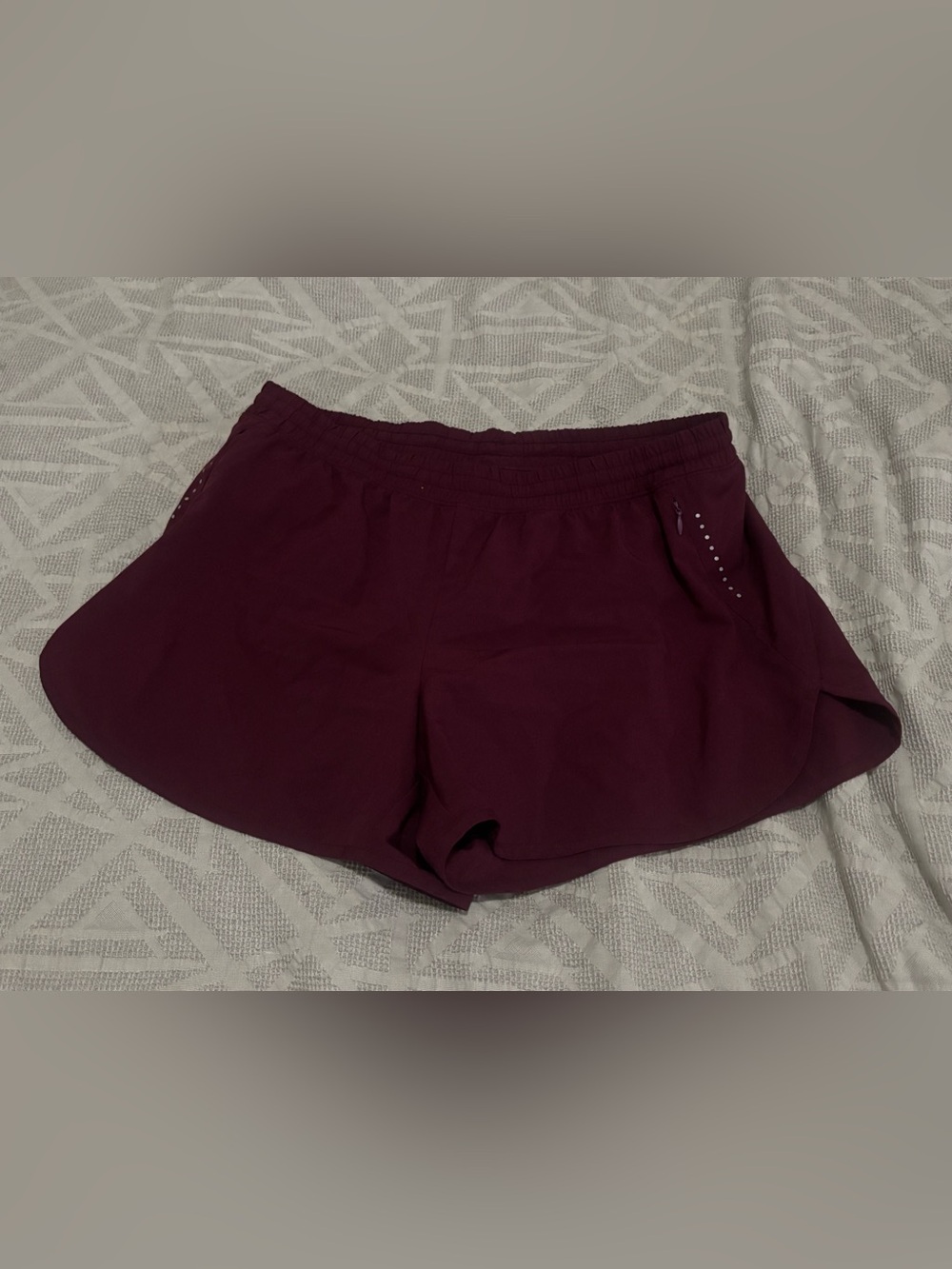 Old Navy Active Women’s Medium Shorts Maroon